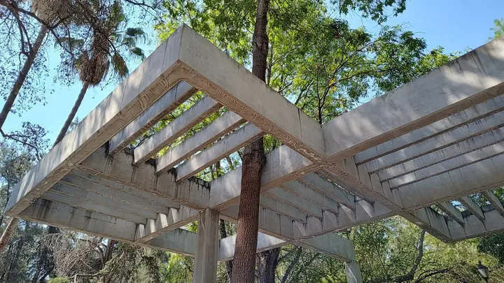 Terrasse en bois et pergola bioclimatique